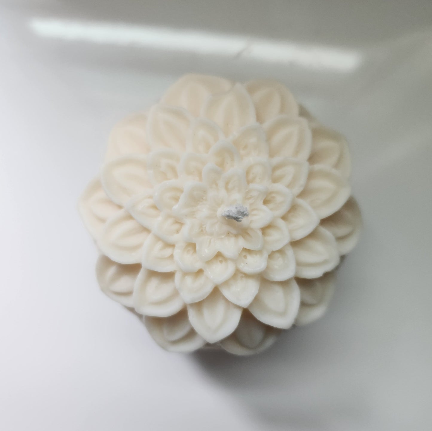 Serene Lotus Flower Candle (Medium)