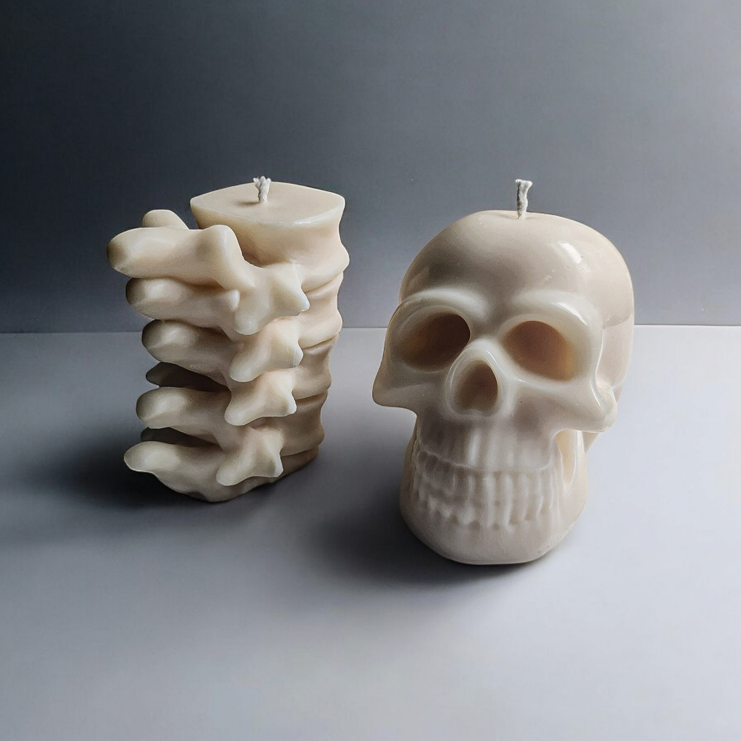 Gloomy Grin Skull Candle