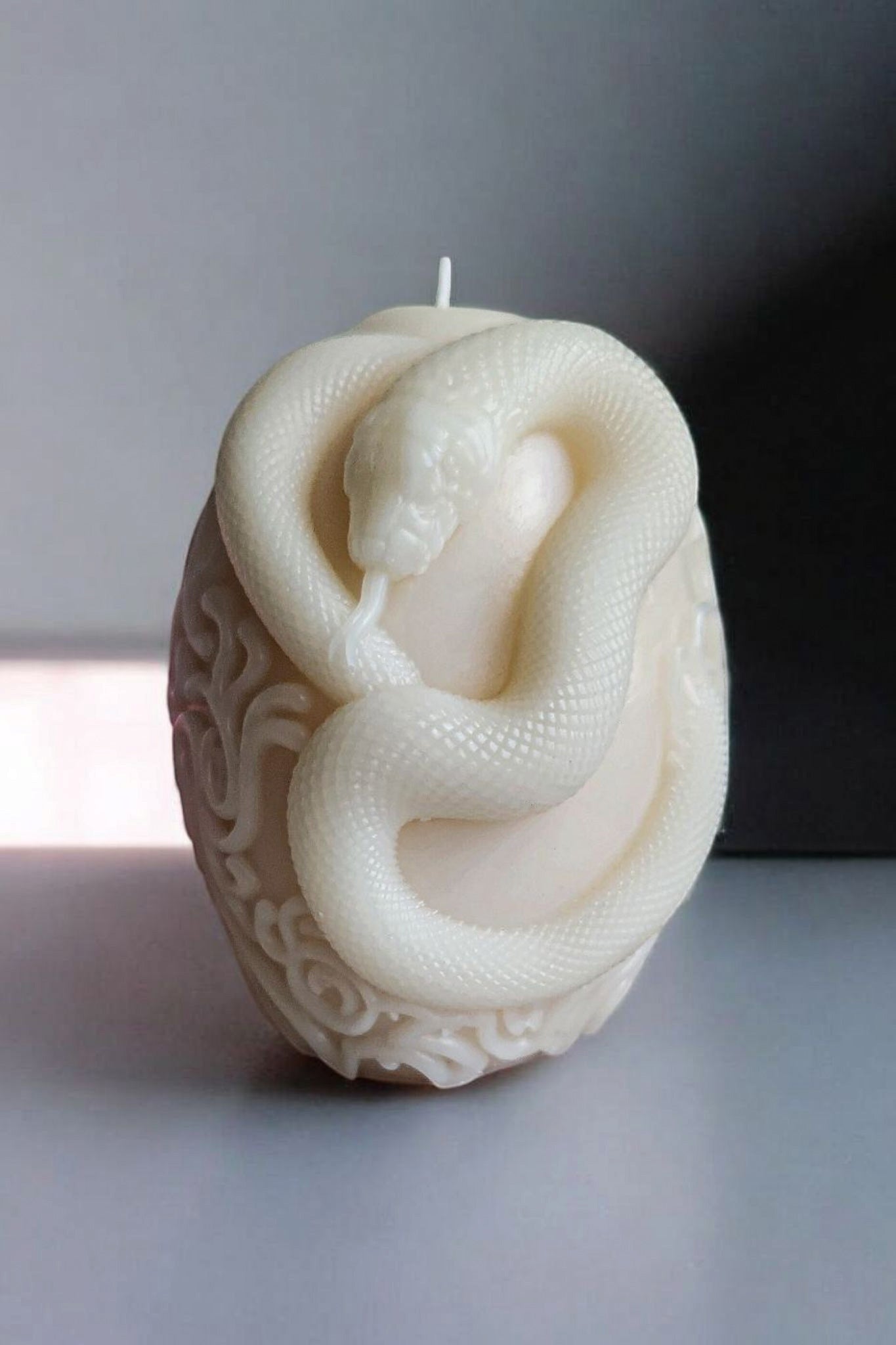 Serpent's Egg Candle