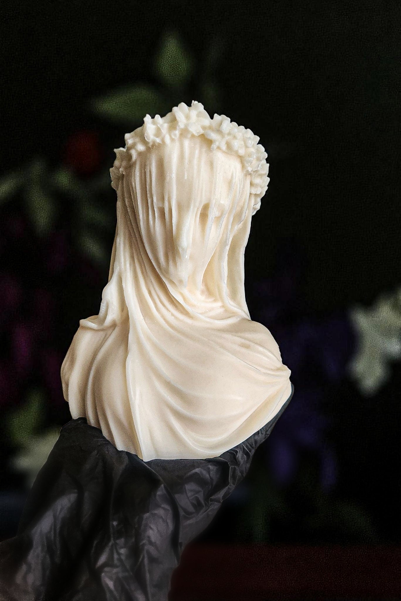 Ghostly Mourning: The Veiled Queen Candle (Huge)