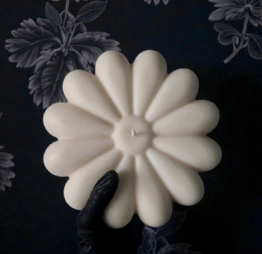 HUGE Daisy Flower Candle