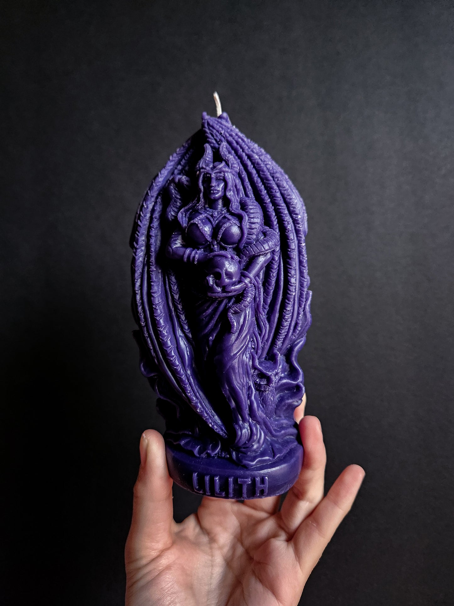 Lilith: Queen of the Night Candle (Huge)