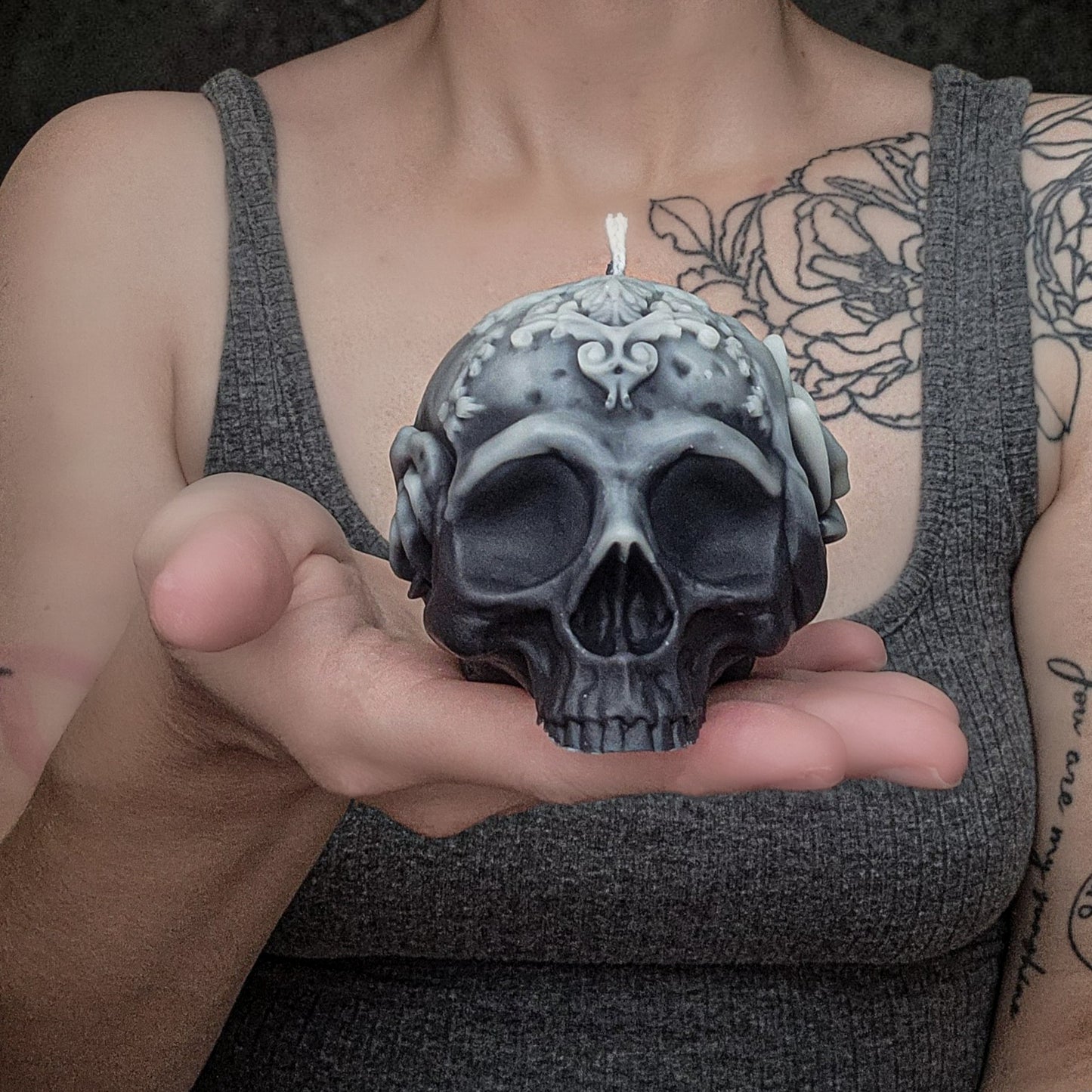 Eternal Mourning: Shadow Bloom Skull Candle