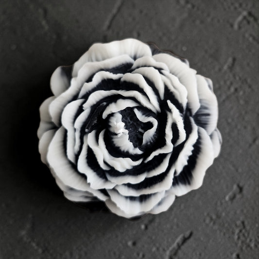 Ghost Bloom Peony Candle (Medium)